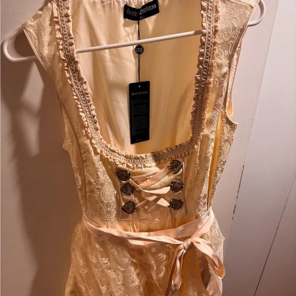 Scarlet darkness German drindl - Picture 1 of 5